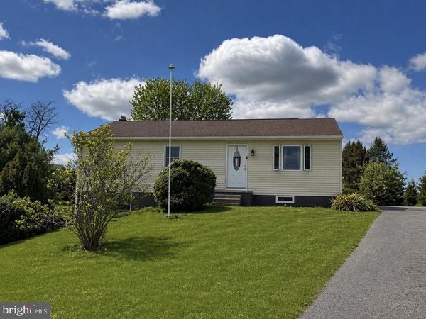 1577 STREAMSIDE DRIVE, CHAMBERSBURG, PA 17202