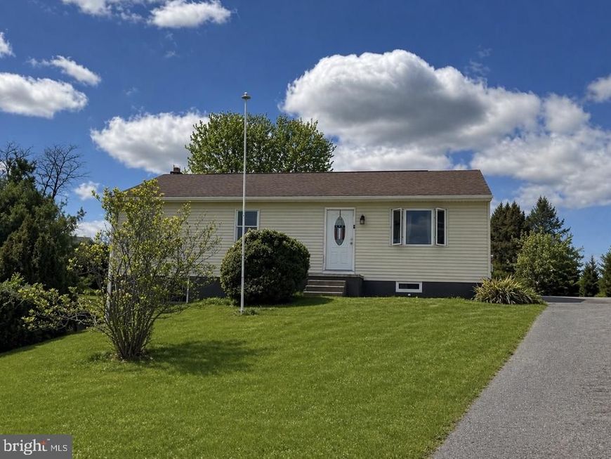 1577 Streamside Drive, Chambersburg, PA 17202 Main Photo