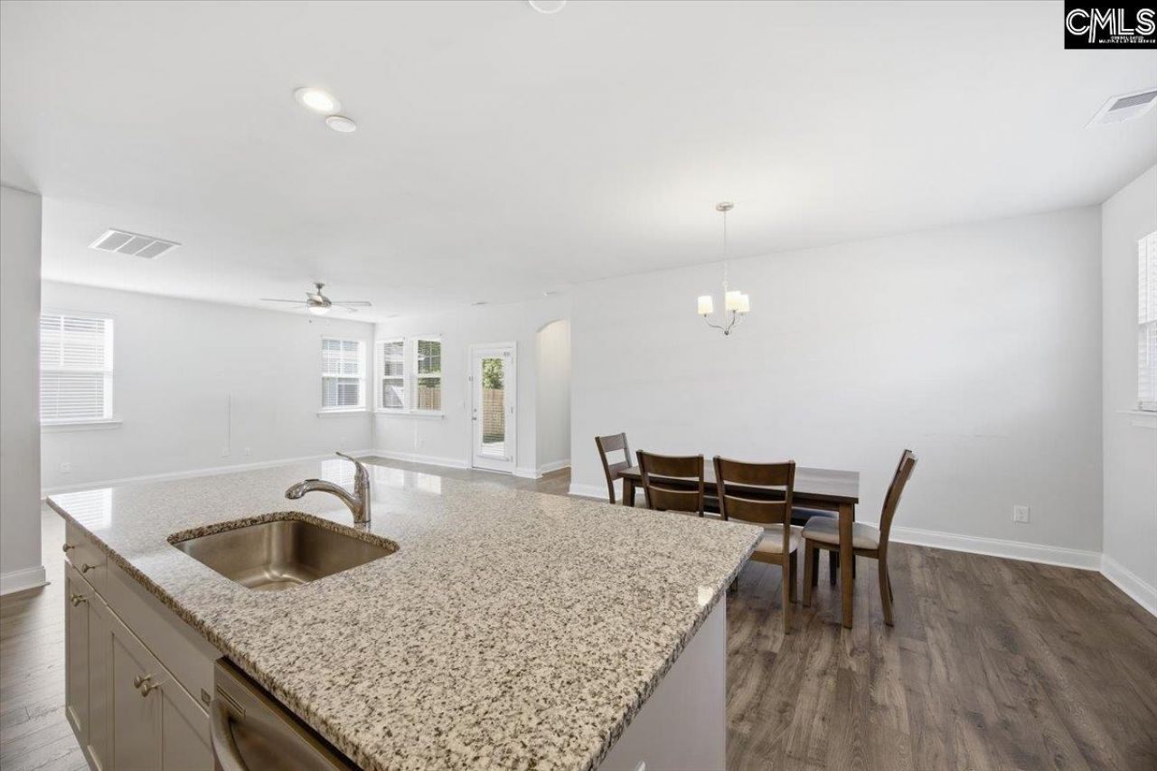 1286 Beauregard Street Photo 4