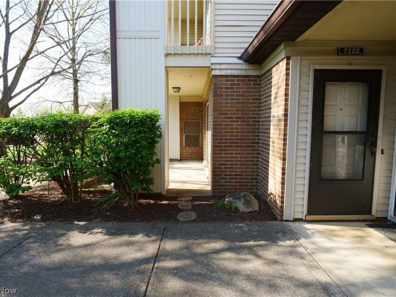 7122 Village Drive, Concord Township, OH 44060 Photo 2