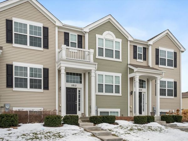 1813 Spinnaker Street , Pingree Grove, IL 60140