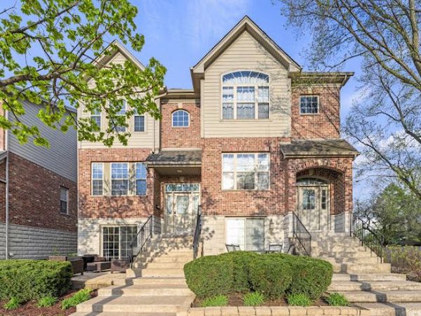 265 N WILMETTE Avenue , Westmont, IL 60559