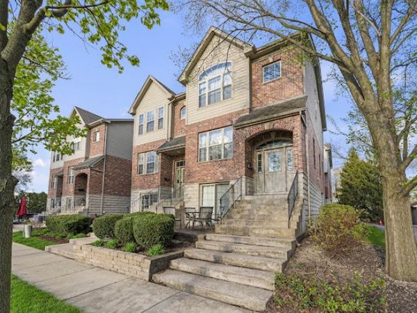 265 N WILMETTE Avenue , Westmont, IL 60559