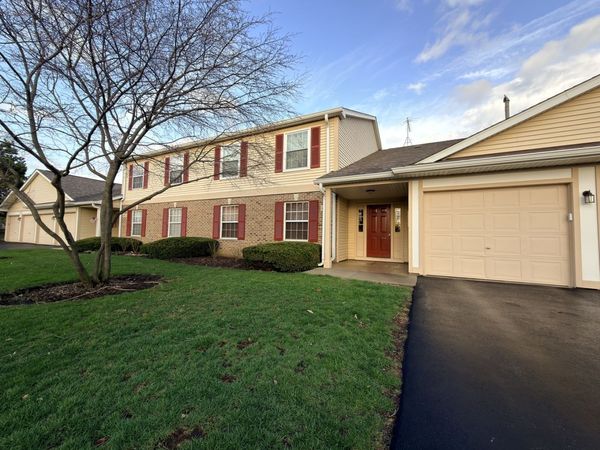 400 Woodview Circle , Unit A, Elgin, IL 60120