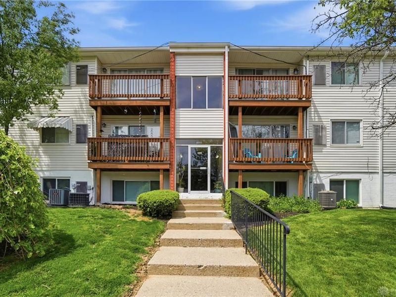 5655 E Coach Drive, Unit H, Dayton, OH 45440 Photo 1