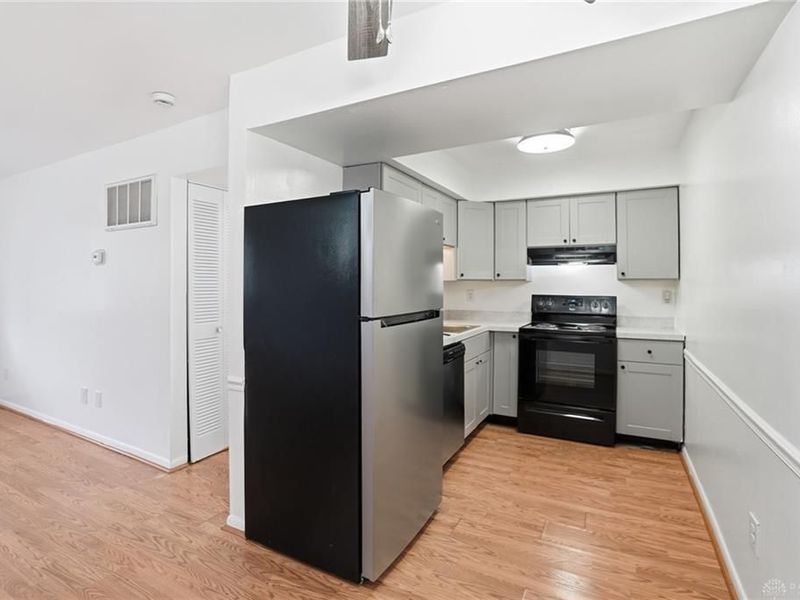 5655 E Coach Drive, Unit H, Dayton, OH 45440 Photo 11