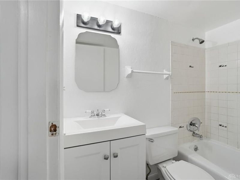 5655 E Coach Drive, Unit H, Dayton, OH 45440 Photo 16