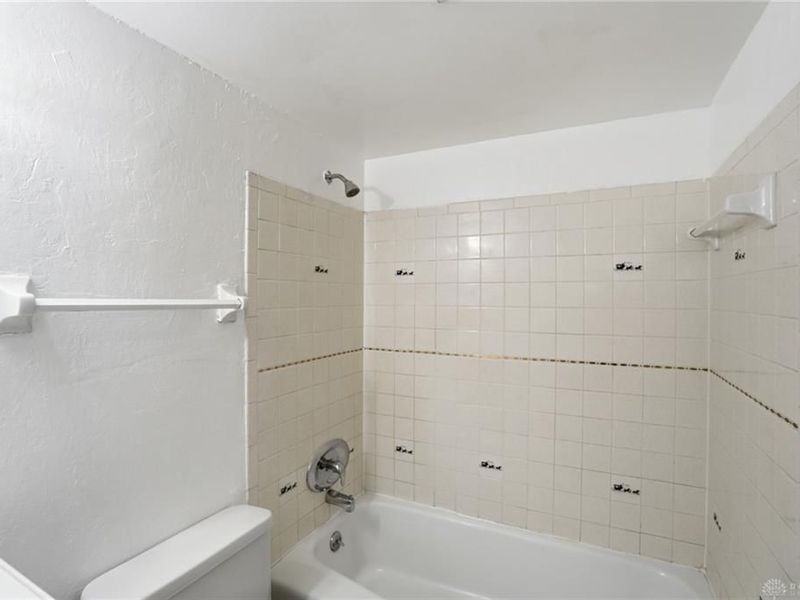5655 E Coach Drive, Unit H, Dayton, OH 45440 Photo 17