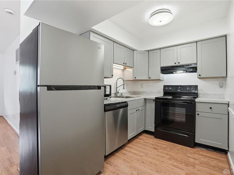 5655 E Coach Drive, Unit H, Dayton, OH 45440 Photo 2