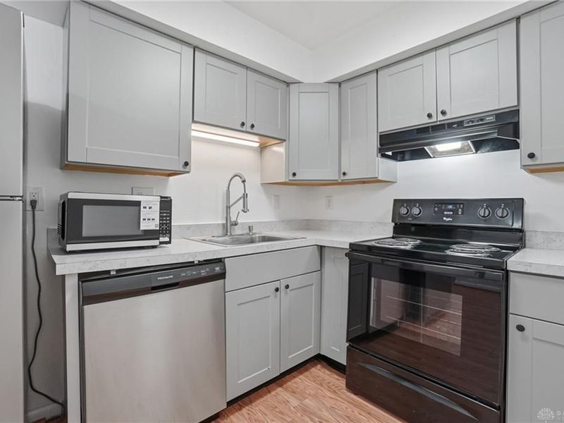 5655 E Coach Drive, Unit H, Dayton, OH 45440 Photo 3