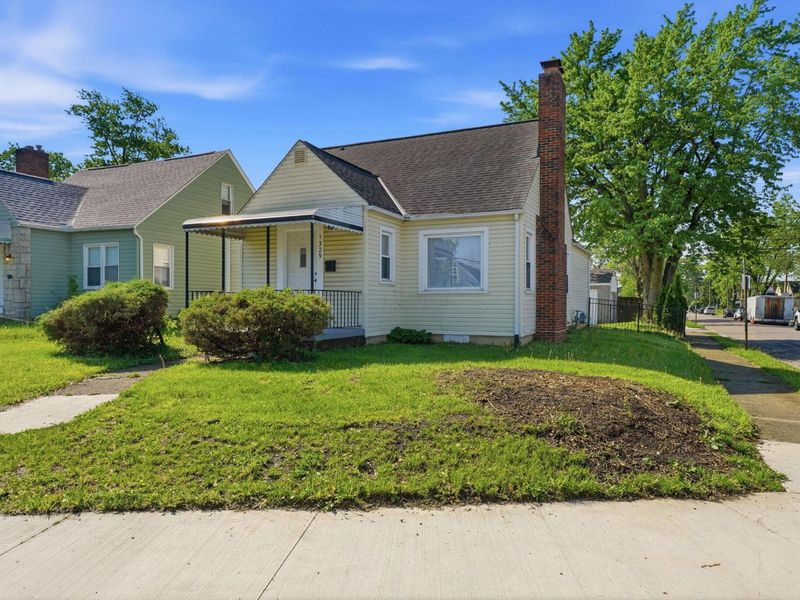 1329 E Hudson Street, Columbus, OH 43211 Photo 2