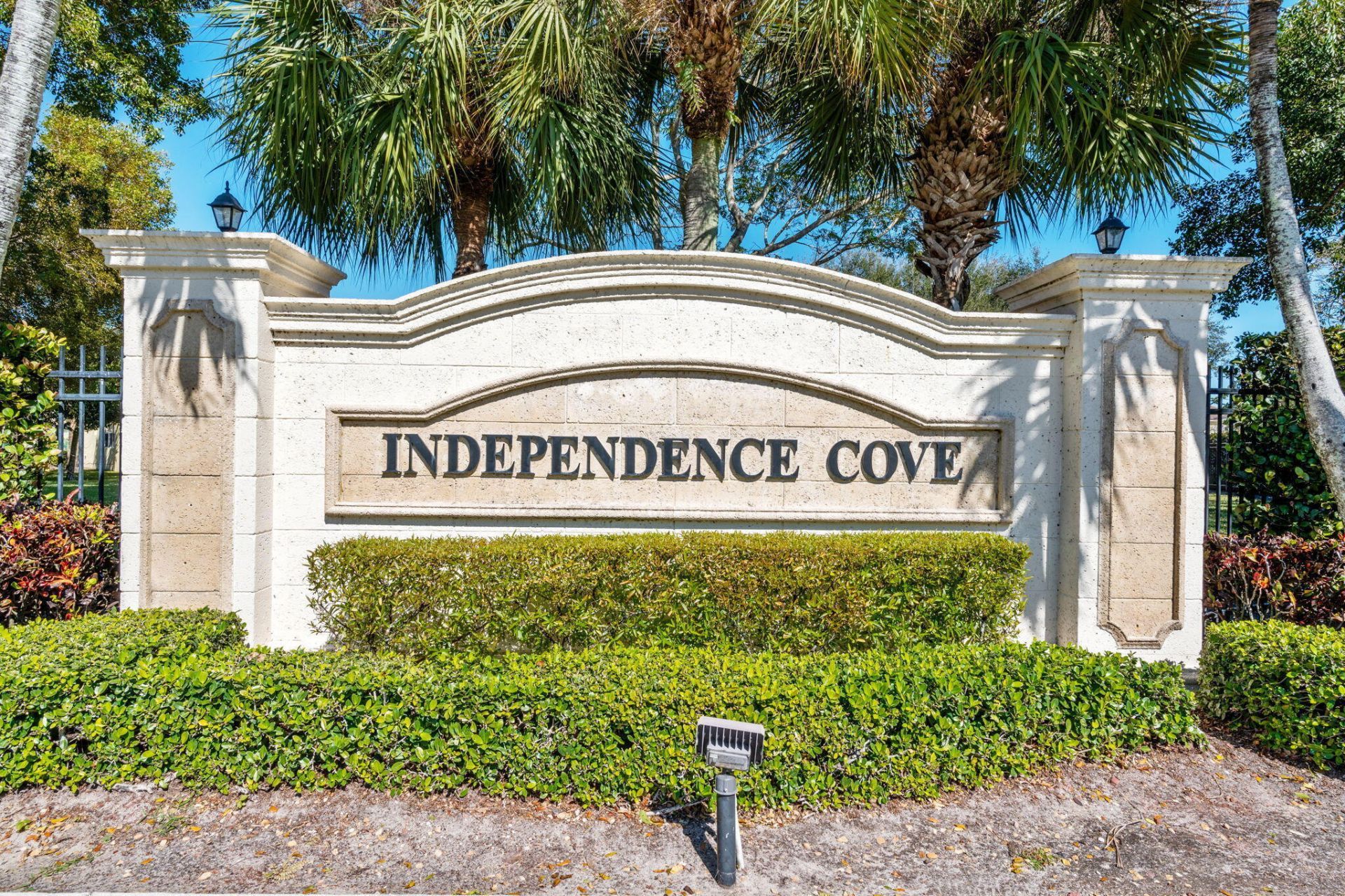 948 Imperial Lake Road, Lake Belvedere Estates, FL 33413 Photo