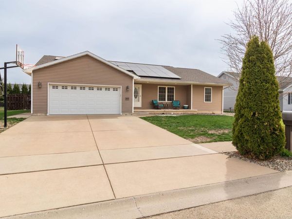 1808 Whitetail Lane, Pekin, IL 61554