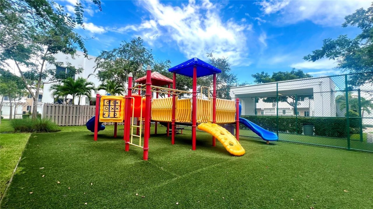 10279 NW 72nd St, Doral, FL 33178 Photo