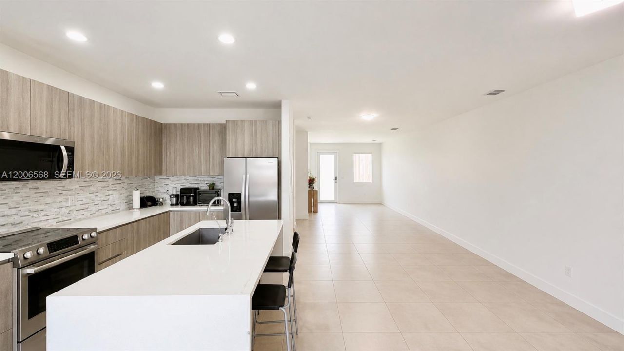 10279 NW 72nd St, Doral, FL 33178 Photo
