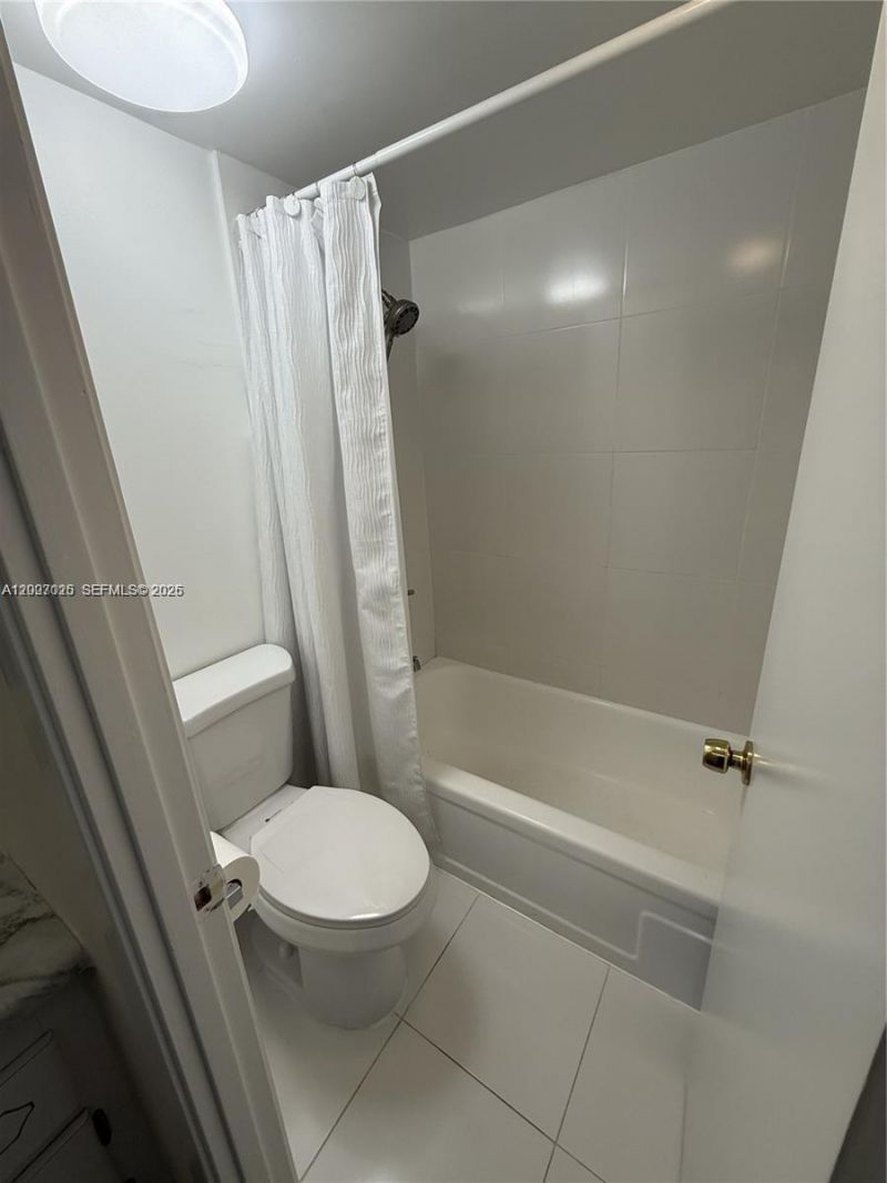 300 Diplomat Pkwy , Unit 712, Hallandale Beach, FL 33009 Photo