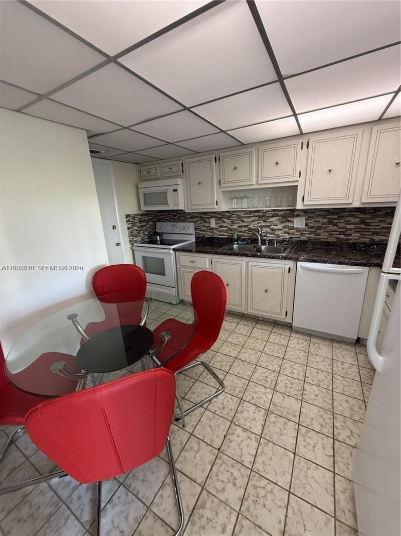 300 Diplomat Pkwy , Unit 712, Hallandale Beach, FL 33009 Photo