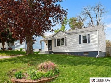 4864 S 51st Street , Omaha, NE 68117