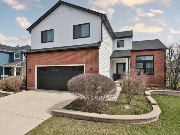 9015 Hillcrest Lane , Woodridge, IL 60517