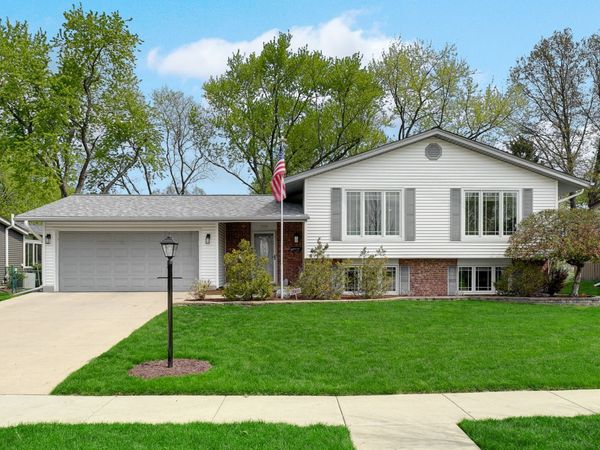 920 Harrison Lane, Hoffman Estates, IL 60192