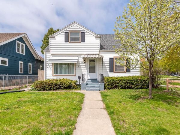 9200 Swan CIRCLE, Milwaukee, WI 53225
