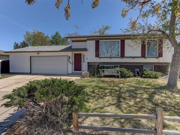 698 S Moline Street , Aurora, CO 80012