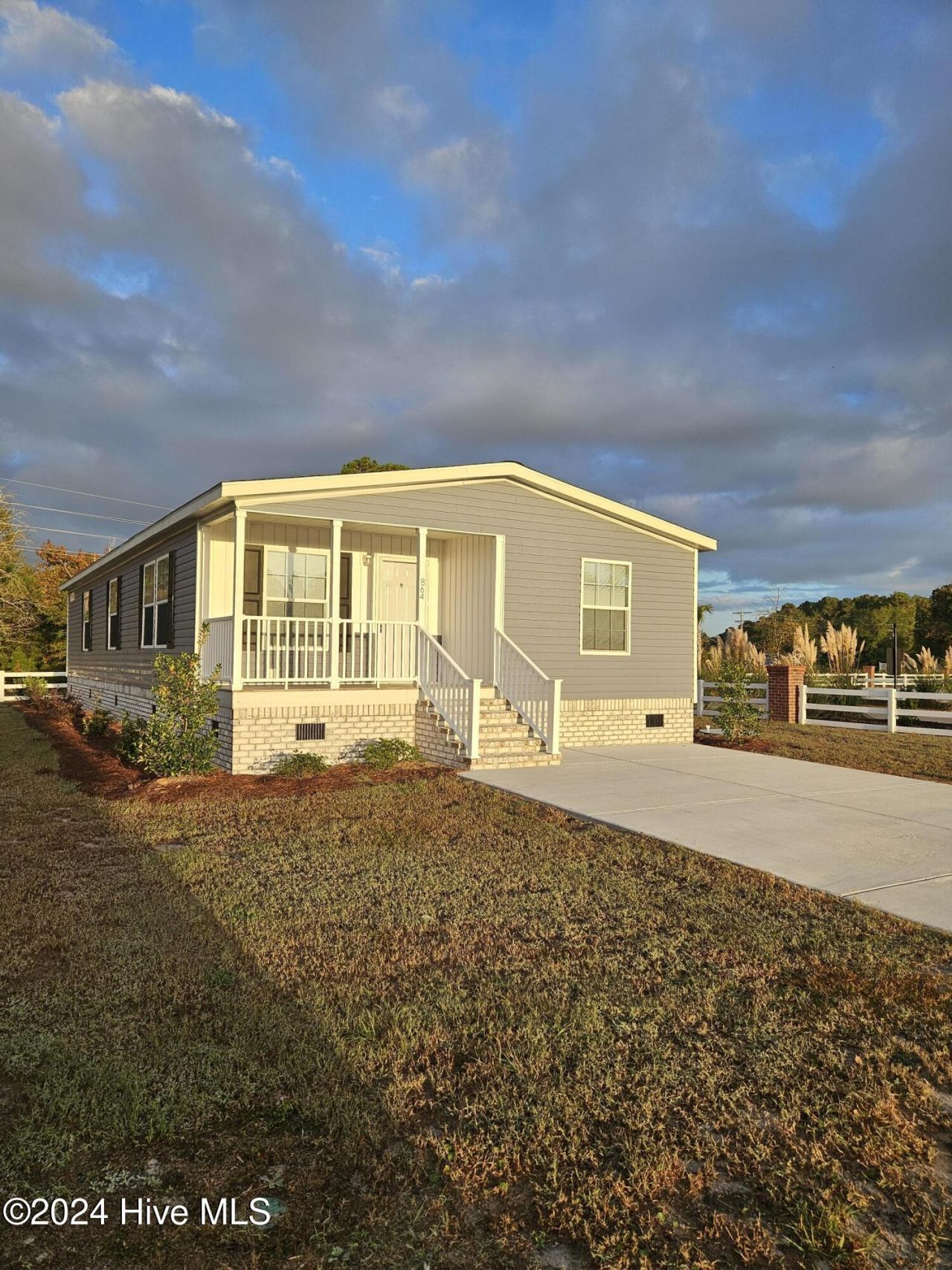 864 Yaupon Drive Sw, Calabash, NC 28467 Main Photo