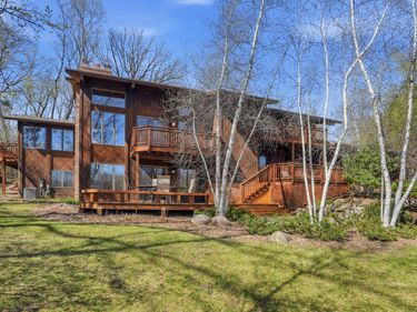 985 Cliff Road, Eagan, MN 55123