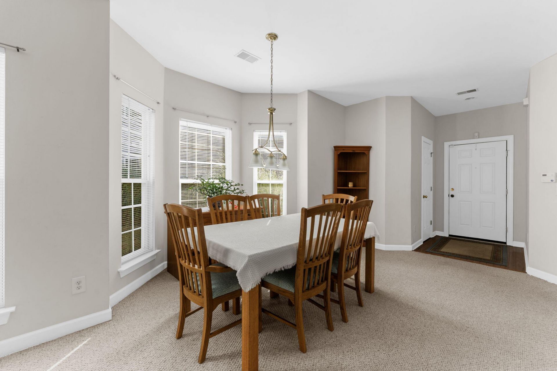 1441 Wellbrooke Lane Photo 4