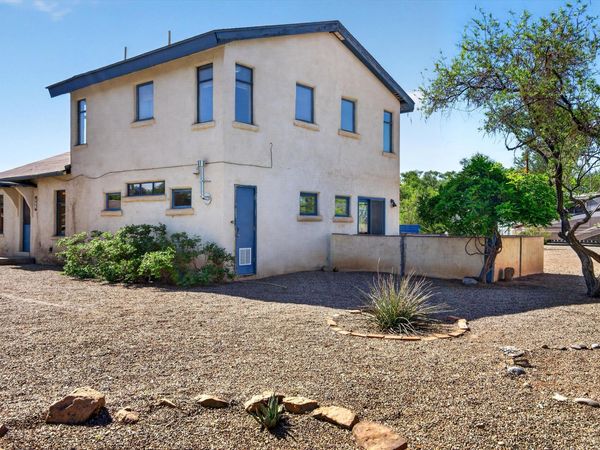 836 Garden Road SW, Albuquerque, NM 87105