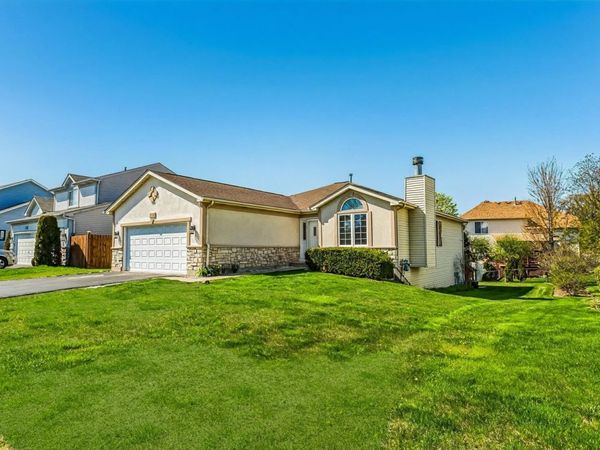 2708 W Lucia Avenue , Waukegan, IL 60085