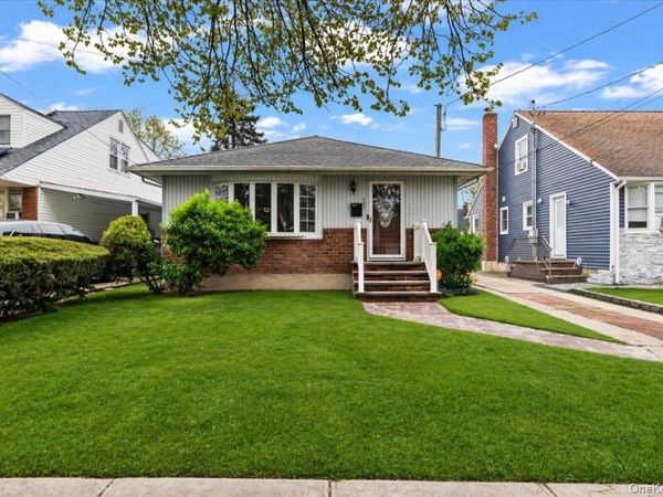 351 Maple Avenue , Uniondale, NY 11553