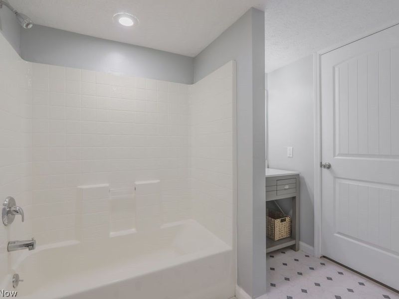 6429 Russia Road, South Amherst, OH 44001 Photo 23