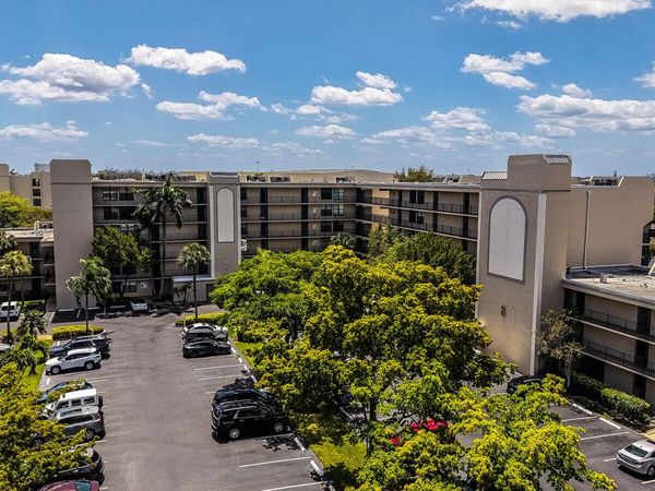 8 Royal Palm Way, Unit 401, Boca Raton, FL 33432