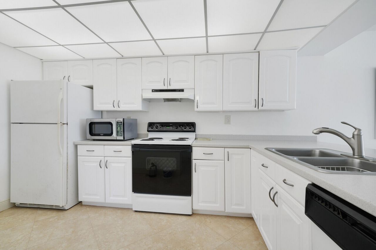 8 Royal Palm Way, Unit 401, Boca Raton, FL 33432 Photo