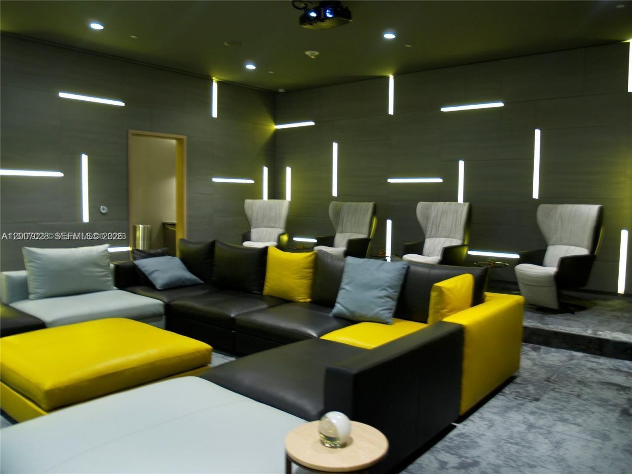 55 SW 9th St , Unit 2502, Miami, FL 33130 Photo