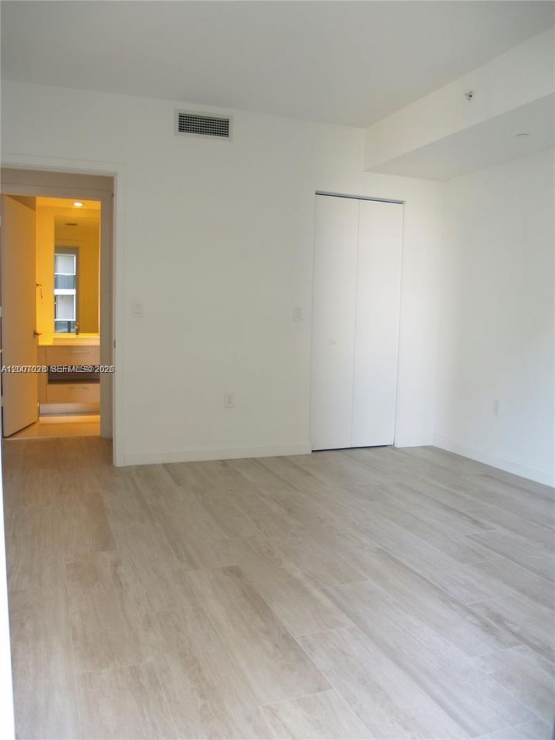 55 SW 9th St , Unit 2502, Miami, FL 33130 Photo