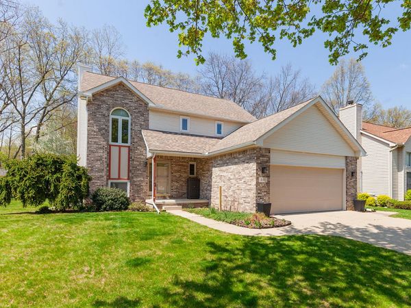 841 Scarlet Oak Drive, Monroe, MI 48162