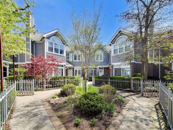 3331 N Racine Avenue, Unit D, Chicago, IL 60657