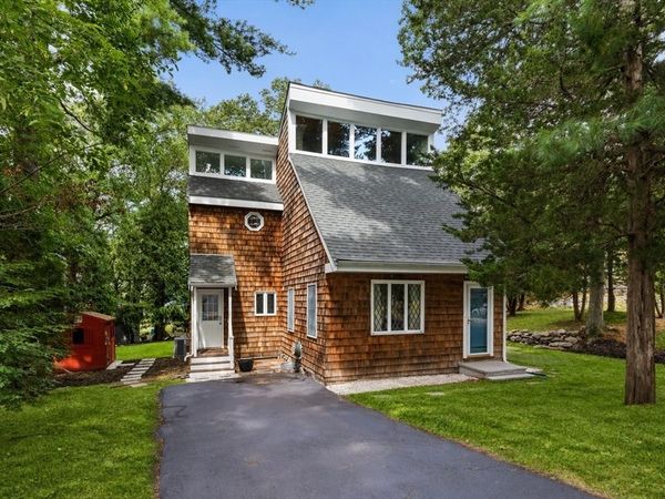 18 Greenwood St, Lexington, MA 02421