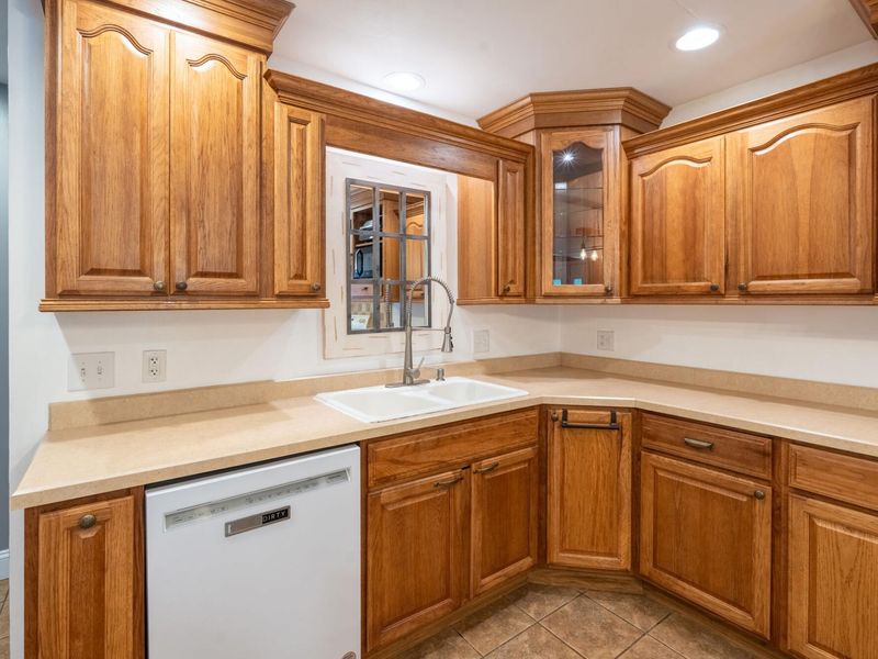 2471 Beechknoll Court, Centerville, OH 45458 Photo 6