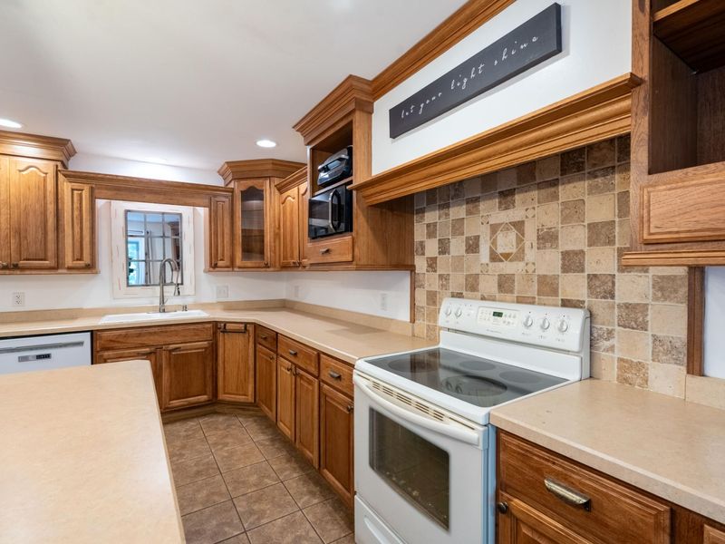 2471 Beechknoll Court, Centerville, OH 45458 Photo 7