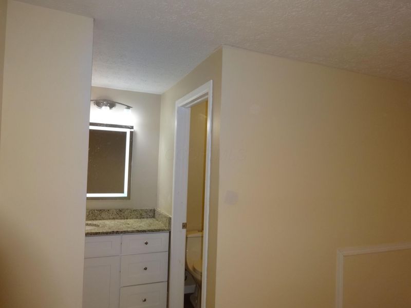 1737 Worthington Run Drive, Unit B, Columbus, OH 43235 Photo 15