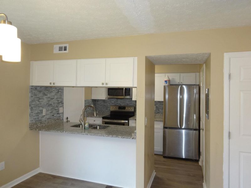 1737 Worthington Run Drive, Unit B, Columbus, OH 43235 Photo 4