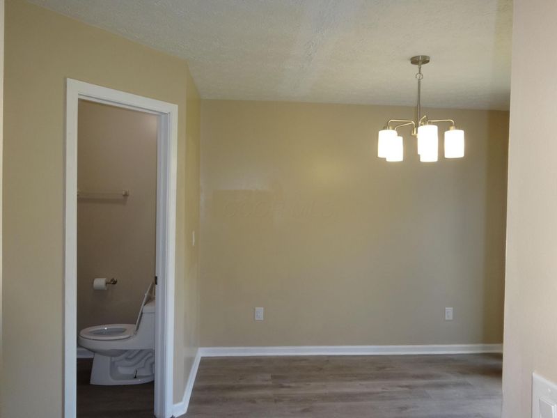 1737 Worthington Run Drive, Unit B, Columbus, OH 43235 Photo 6