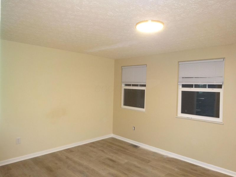 1737 Worthington Run Drive, Unit B, Columbus, OH 43235 Photo 9