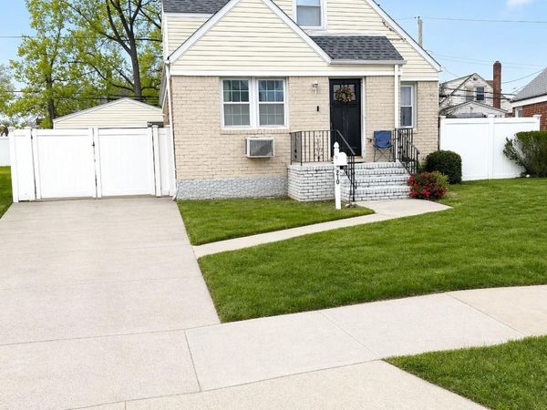 210 S. King Street , Elmont, NY 11003