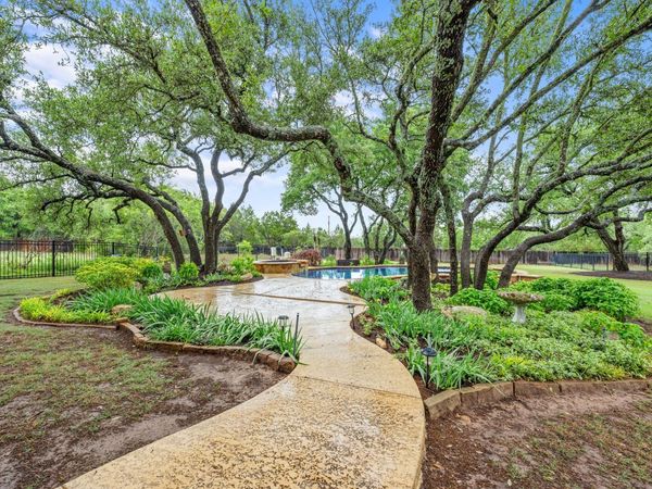 241 Onion Creek LN, Driftwood, TX 78619