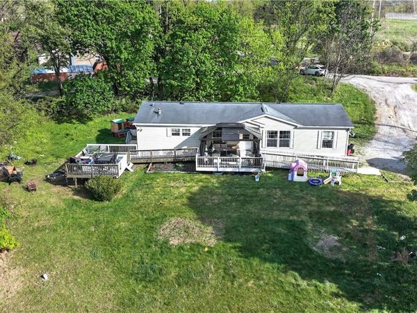 3942 Utah Ct, Export, PA 15632