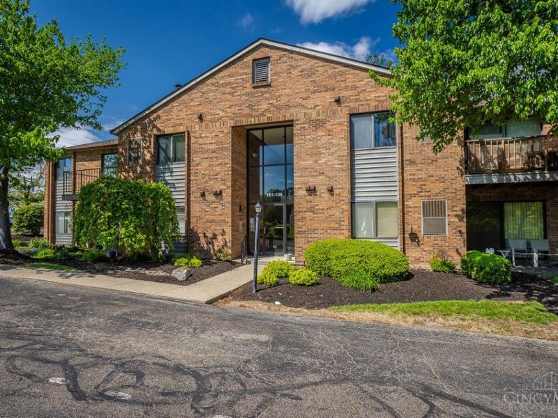 1544 W Galbraith Road, Unit 106, North College Hill, OH 45231 Photo 2